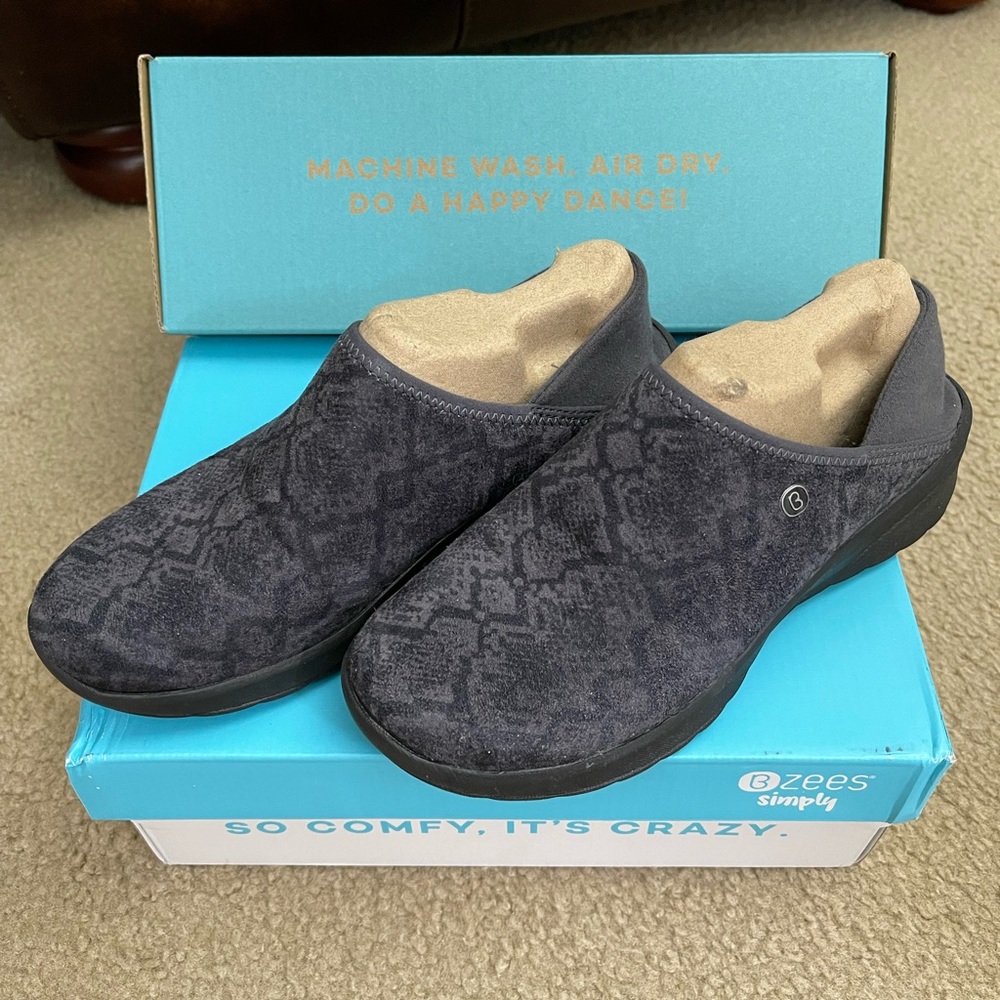 BZEE’s Women’s sneakers—Size 7—Getaway Gray